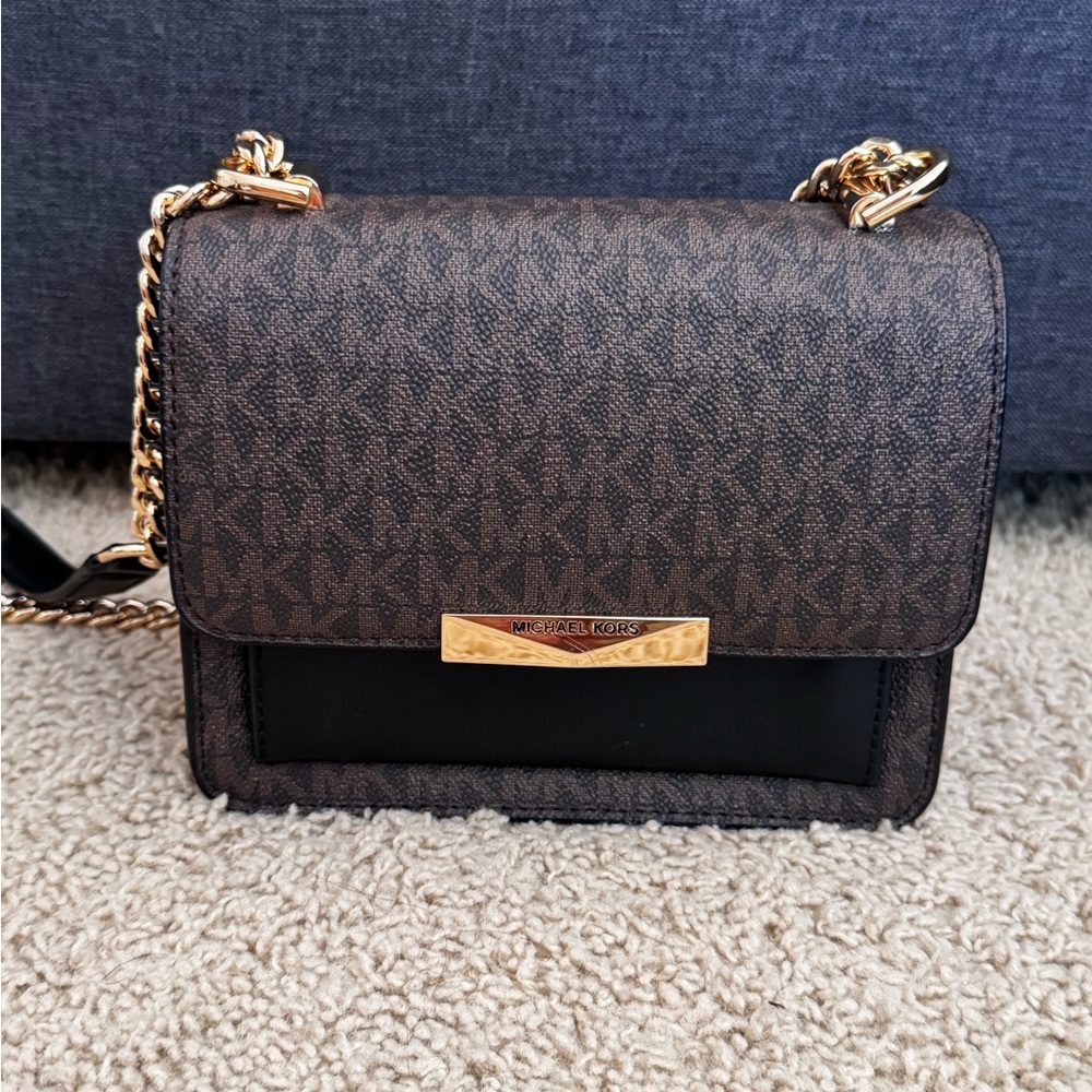 Michael Kors Crossbody with chain
